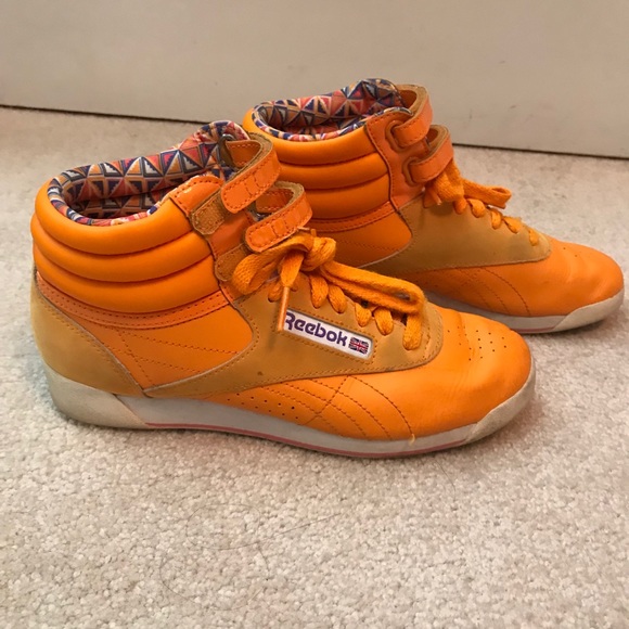 urban outfitters reebok vintage